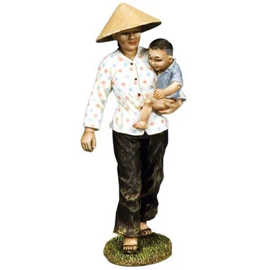 Vietnamese Mother and Child 1/30 Figure - King and Country