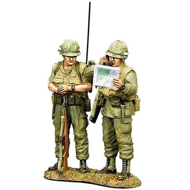 The LT and his Radioman Figure Set - King and Country