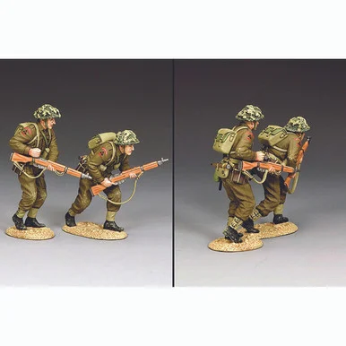 Advancing Set on Sand 1/30 Figure Set - King and Country