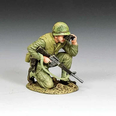 Kneeling NCO w/Binos 1/30 Figure - King and Country