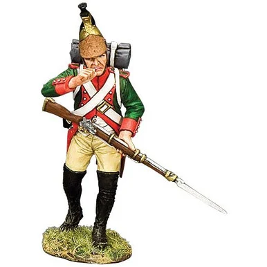 Foot Dragoon Biting A Cartridge 1/30 Figure - King and Country