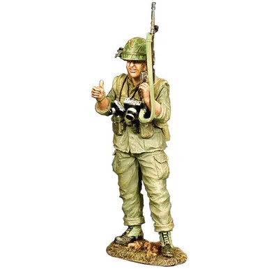 Posing Rifleman 1/30 Figure - King and Country
