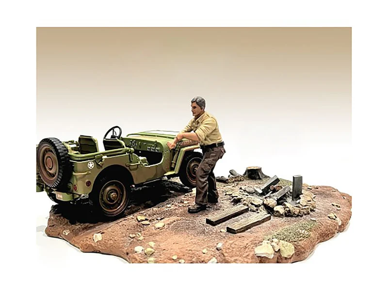 "4X4 Mechanic" Figure 3 for 1/18 Scale Models by American Diorama - Accessories