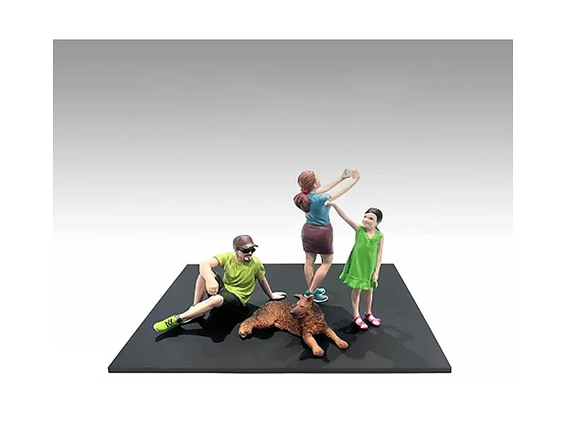 "Figure24 Series 1" 9 piece Figure Set for 1/24 Scale Models by American Diorama - Accessories