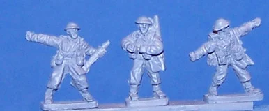 PIG080195 - BRITISH INFANTRY THROWING GRENADES
