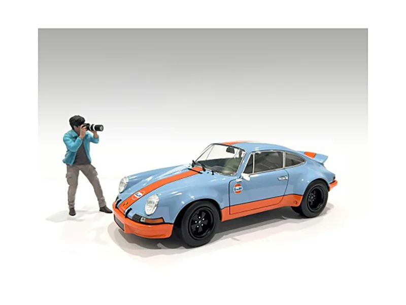 "Photographers" Figure #1 for 1/24 Scale Models by American Diorama - Figures