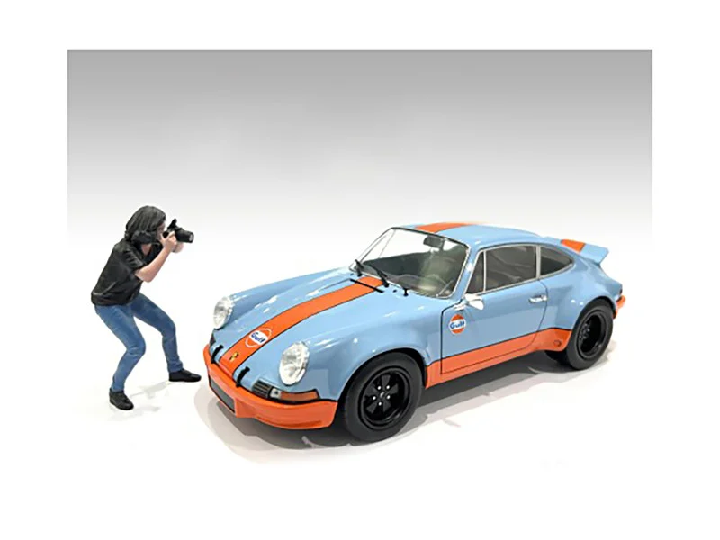 "Photographers" Figure #4 for 1/24 Scale Models by American Diorama - Figures