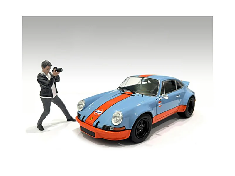 "Photographers" Figure #6 for 1/18 Scale Models by American Diorama - Figures