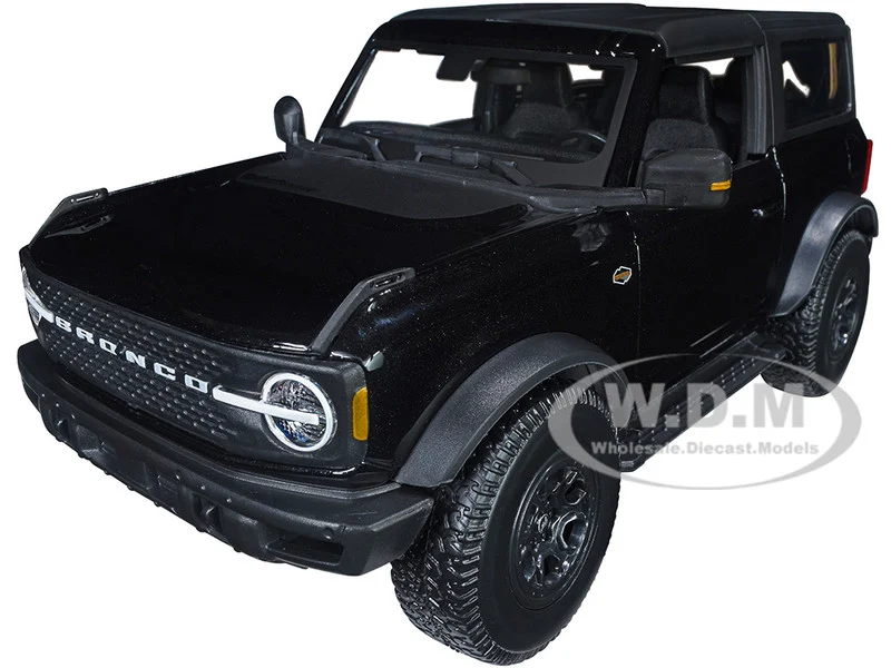 2021 Ford Bronco Wildtrak Black Metallic with Dark Gray Top "Special Edition" 1/18 Diecast Model Car by Maisto - Ford Models