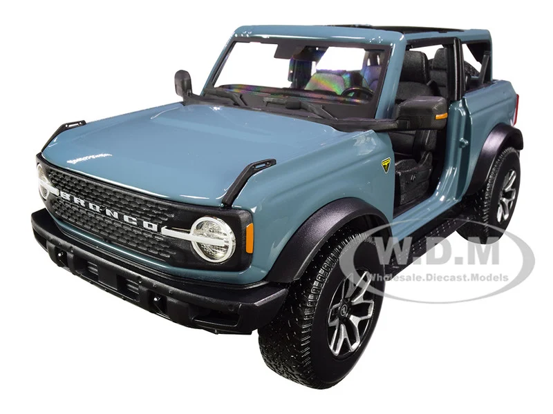 2021 Ford Bronco Badlands Blue "Special Edition" 1/18 Diecast Model Car by Maisto - Ford Models