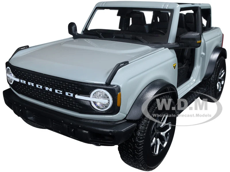 2021 Ford Bronco Badlands Light Gray "Special Edition" 1/18 Diecast Model Car by Maisto - Ford Models