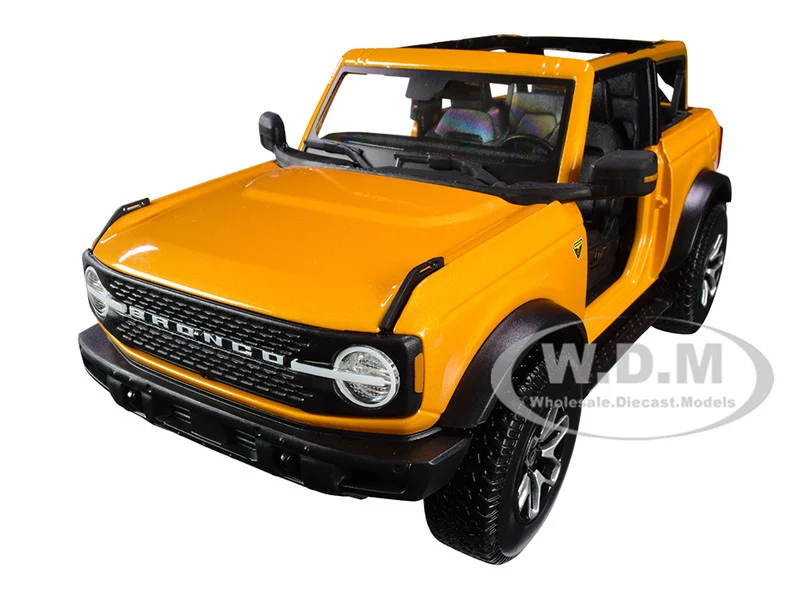 2021 Ford Bronco Badlands Orange Metallic "Special Edition" 1/18 Diecast Model Car by Maisto - Ford Models
