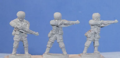 PIG080700 - GERMAN PARA RIFLE STANDING