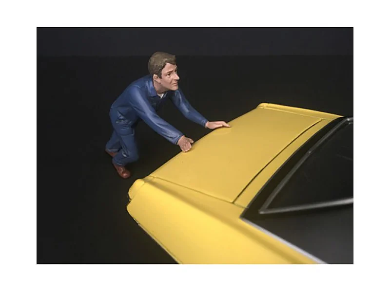 Mechanic Darwin Pushing a Car Figurine for 1/24 Scale Models by American Diorama - Accessories