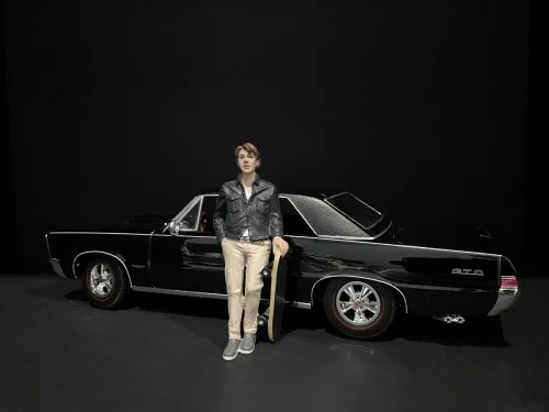 Skateboarder Figurine III for 1/24 Scale Models by American Diorama - Accessories