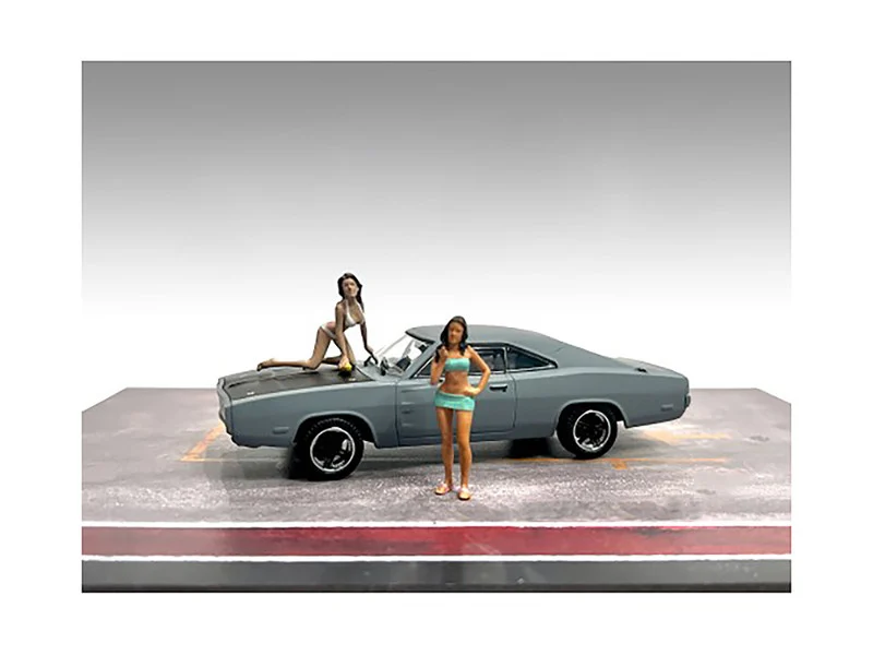 "Car Wash Girls" Set 1 Dorothy and Barbara 2 Piece Figure for 1/43 Scale Models by American Diorama - Accessories