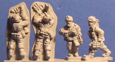 PIG080223 - BRITISH PARAS WITH 2 MORTARS