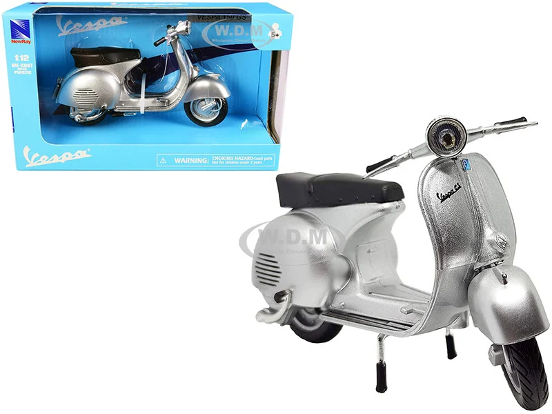 Vespa 150 GS Silver Metallic 1/12 Diecast Motorcycle Model by New Ray - Vespa Models