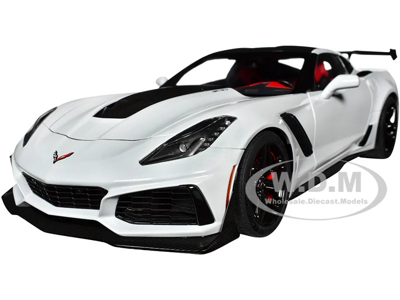 2019 Chevrolet Corvette C7 ZR1 Ceramic Matrix Gray Metallic with Carbon Top 1/18 Model Car by Autoart - Chevrolet Models