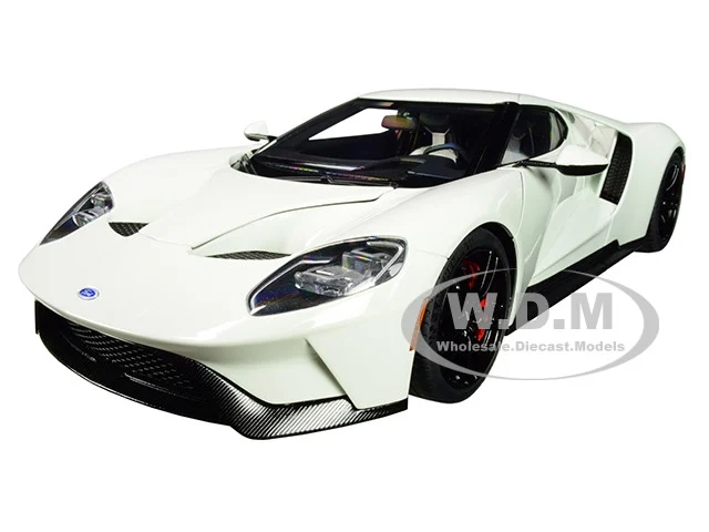 2017 Ford GT Frozen White 1/18 Model Car by Autoart - Ford Models