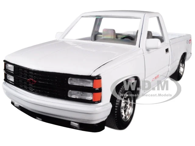 1992 Chevrolet 454 SS Pickup Truck White 1/24 Diecast Model Car by Motormax - Chevrolet Models