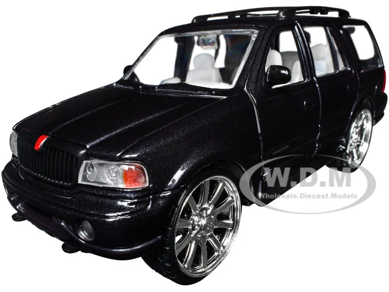 1998 Lincoln Navigator Black Metallic with White Interior "Maxx Design" "American Classics" Series 1/24 Diecast Model Car by Motormax - Lincoln Models