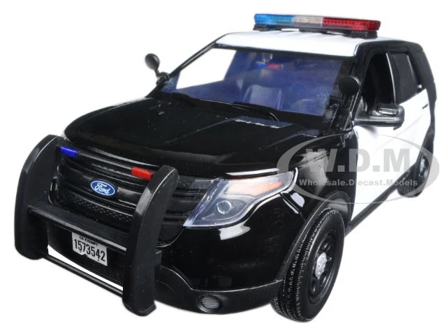 2015 Ford Police Interceptor Utility Black and White with Flashing Light Bar and Front and Rear Lights and 2 Sounds 1/18 Diecast Model Car by Motormax - Ford Models