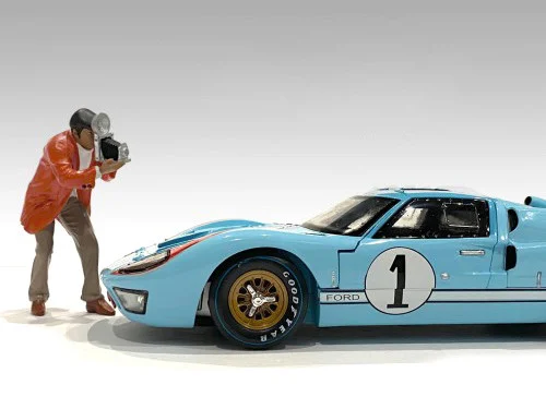 "Race Day 1" Figurine III for 1/24 Scale Models by American Diorama - Accessories