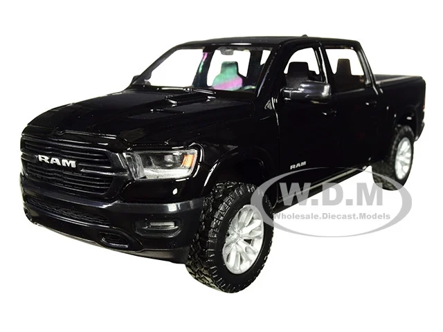 2019 RAM 1500 Laramie Crew Cab Pickup Truck Black 1/24 Diecast Model Car by Motormax - Pickup Trucks Models
