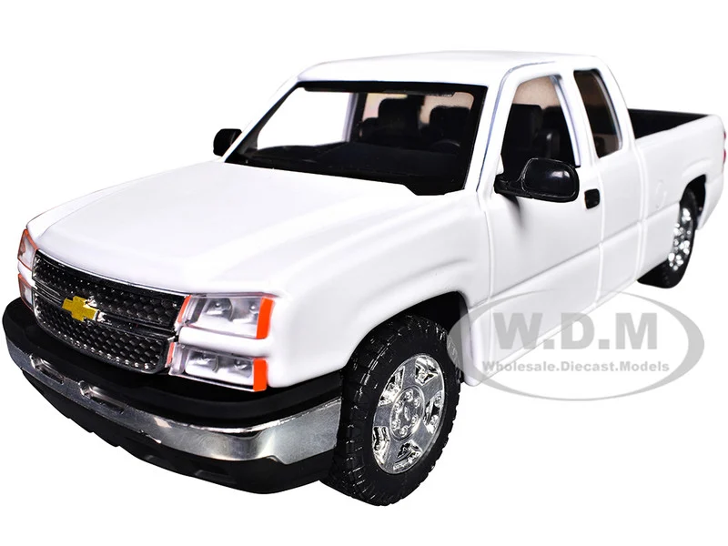 2006 Chevrolet Silverado 1500 Pickup Truck White "Timeless Legends" Series 1/25 Diecast Model Car by Motormax - Chevrolet Models