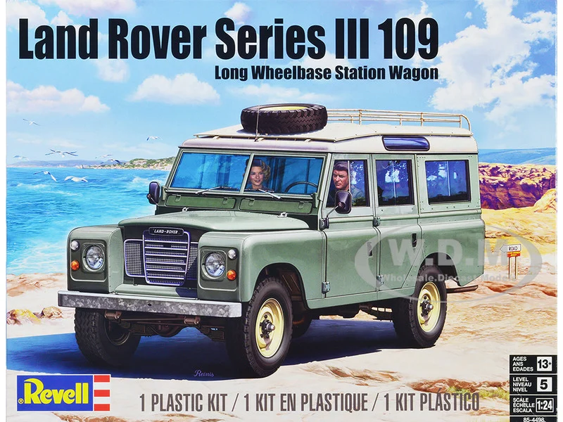 Level 5 Model Kit Land Rover Series III 109 Long Wheelbase Station Wagon 1/24 Scale Model by Revell - Range/Land Rover Models