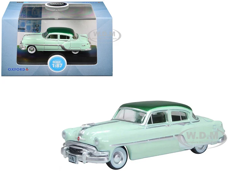 1954 Pontiac Chieftain 4 Door Shannon Green with Brookmere Green Top 1/87 (HO) Scale Diecast Model Car by Oxford Diecast - Pontiac Models