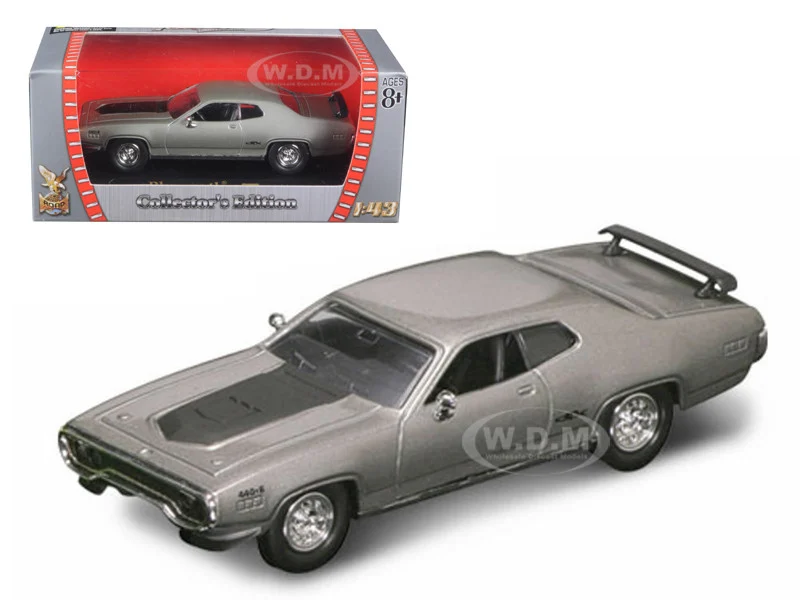 1971 Plymouth GTX 440 6 Pack Silver 1/43 Diecast Model Car by Road Signature - Plymouth Models