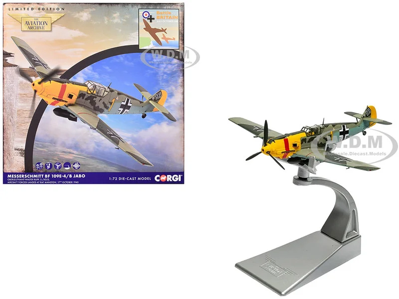 Messerschmitt Bf 109E-4/B Jabo Fighter-Bomber Aircraft "Oberleutnant Walter Rupp, 3./JG53, RAF Manston, Battle of Britain" (1940) German Luftwaffe "The Aviation Archive" Series 1/72 Diecast Model by Corgi