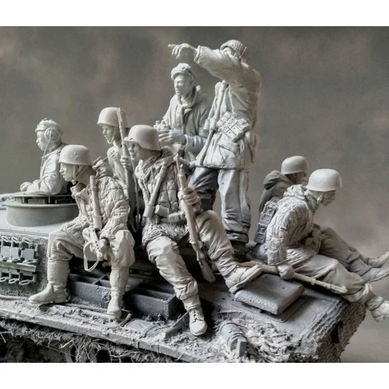 AC Models 16031 1/16 Luftwaffe Field Division Riding a Stug on the Russian Front (9 figures) - Model Figures