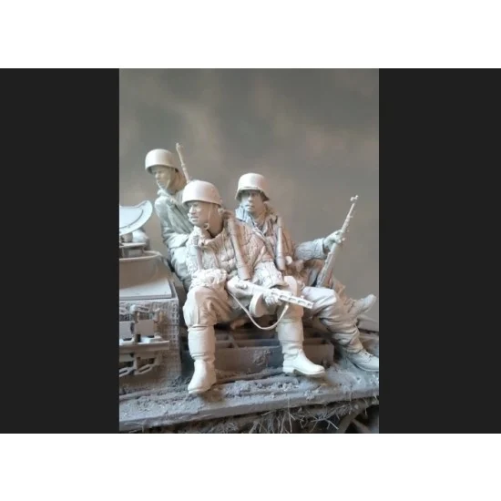 AC Models 16033 1/16 StuG Tank MG Crews (3 figures) - Model Figures