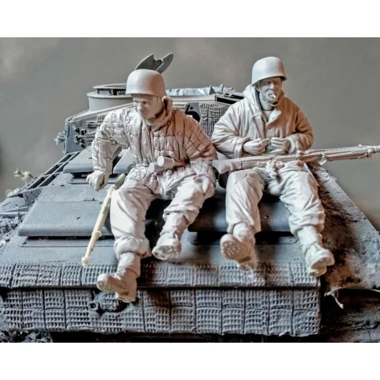 AC Models 16035 1/16 StuG Riders, MG 42 Pair (2 figures) - Model Figures