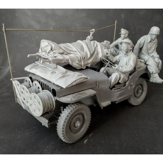 AC Models 16039 1/16 ALLIED Ambulance Jeep Crews in Italy (4 figures) - Model Figures