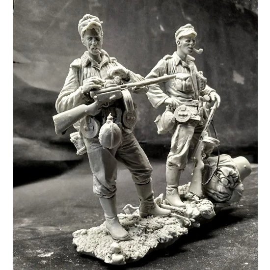 AC Models 16042 1/16 Finnish Sergeant and Corporal at Rest, the Continuation War 1941-44