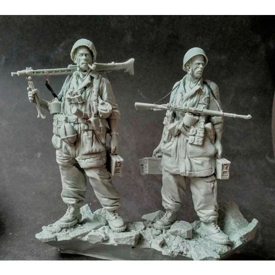 AC Models 16046 1/16 German Paratroopers with MG 42, Monte Cassino (2 figures, base, accesories) - Model Figures
