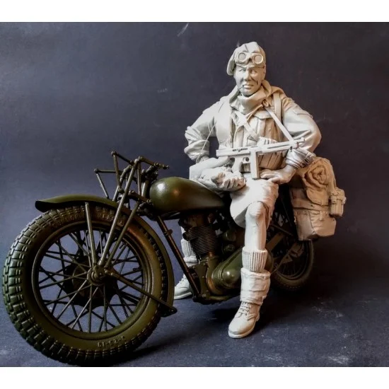 AC Models 2001 1/9 WWII Italian Motorbike Rider for Triumph Motorbike kits - Model Figures