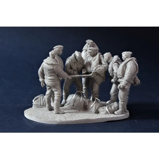 AC Models 32011 1/32 RAF Coastal Command Crews w/base (7 figures, 54mm) - Model Figures