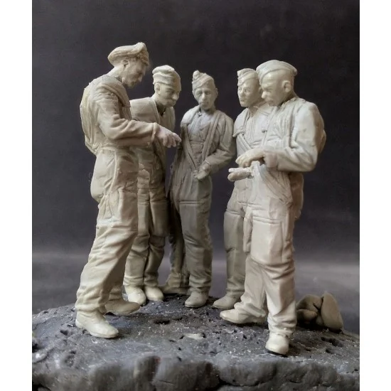AC Models 32018 1/32 Junkers Ju 87 "Stuka" Crews (5 figures w/map and base) - Model Figures