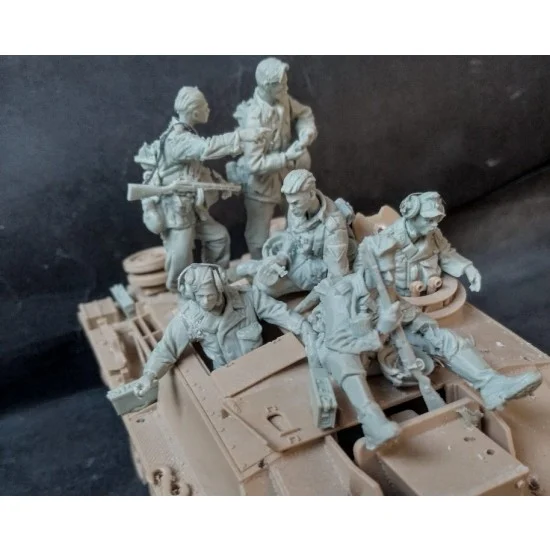AC Models 35079 1/35 Panzergrenadiers Riding on a StuG (2 tank crewmen and 4 infantry) - Model Figures