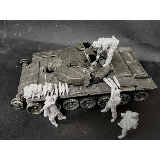 AC Models 35083 1/35 Ukrainian T72 Tank Loaders - Model Figures
