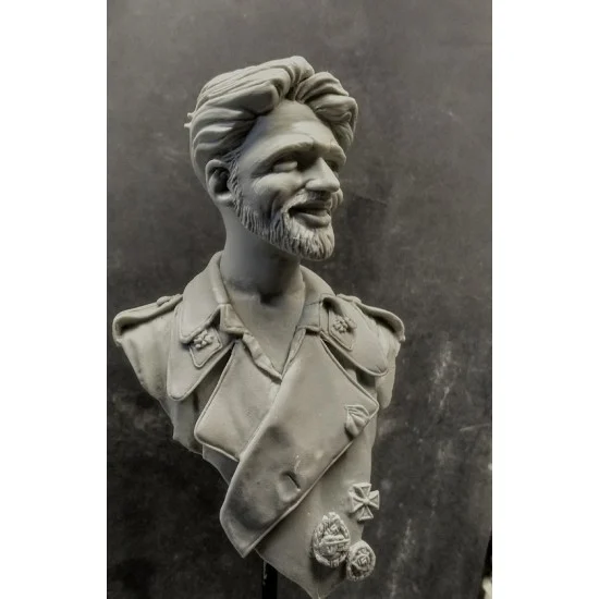 AC Models 5001 1/5 Panzer Ace Feldwebel Kurt Knispel Bust (height: 140mm) - Model Figures