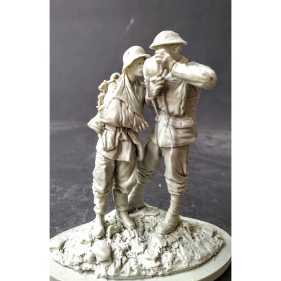 AC Models 75037 1/24 (75mm) WWI German Medic with Wounded POW - Model Figures