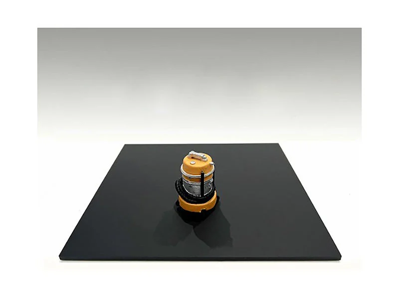 "Detail Masters" Figure 6 (Wet/Dry Vac) for 1/24 Scale Models by American Diorama - Accessories