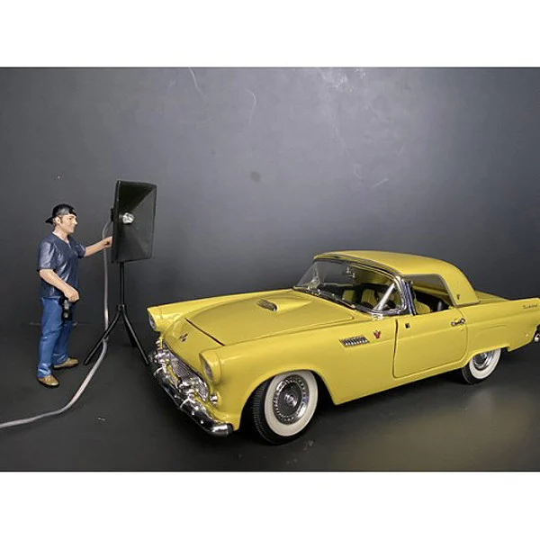 "Weekend Car Show" Figurine V for 1/18 Scale Models by American Diorama - Accessories