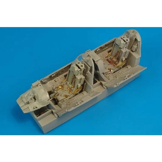 Aires 2163 1/32 Republic F-105G Thunderchief Cockpit Set for Trumpeter kits